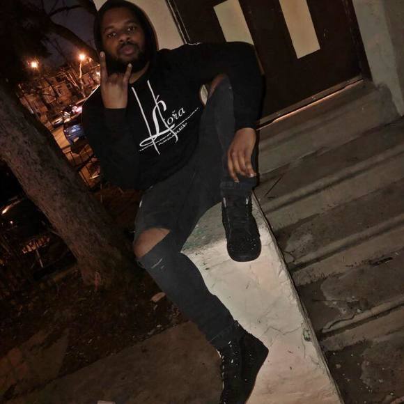 Meet your Posher, Stevens - Picture 1 of 1